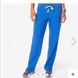 MED Petite Kade cargo scrub pant FIGS